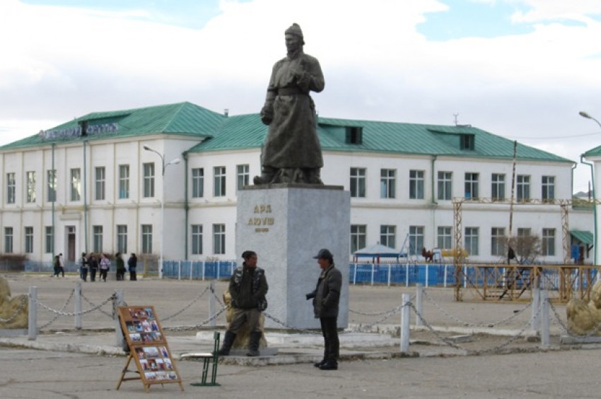 ХӨДӨЛМӨР, НИЙГМИЙН ХАМГААЛЛЫН ЯАМНЫ ХАРЪЯА БАЙГУУЛЛАГУУДЫН ХАМТАРСАН “НЭЭЛТТЭЙ ХААЛГАНЫ ӨДӨРЛӨГ”  ЗОХИОН БАЙГУУЛНА